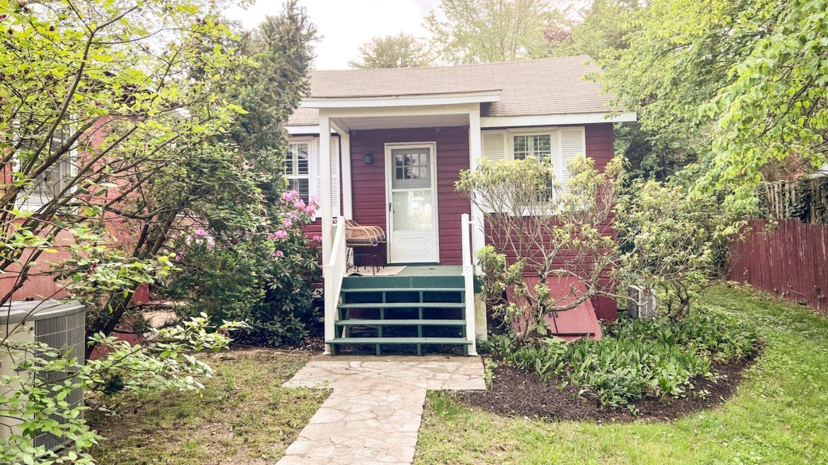 Severna Park Cottage | Waterfront River Cottage for 2, dog-friendly
