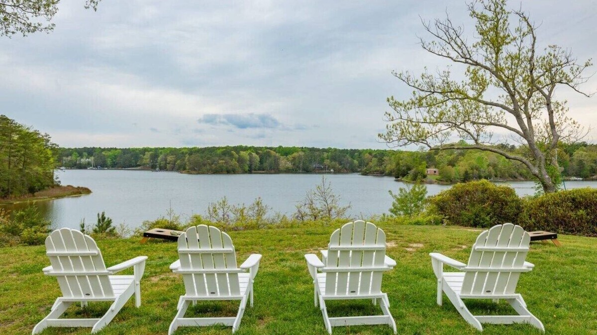 Weems House | Waterfront River Escape w/Pool, Kayaks, Detached Suite +more