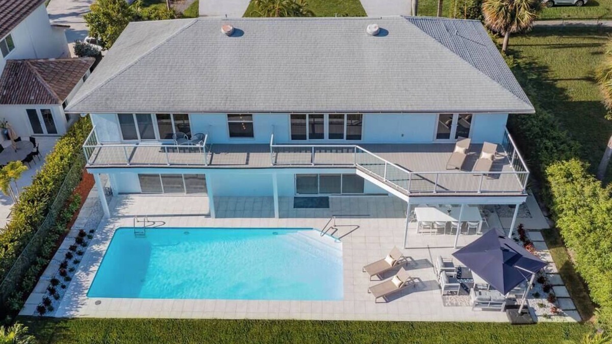 Palm Beach - West Palm Beach House | Waterfront Sanctuary, Heated Pool, Parking, Sauna