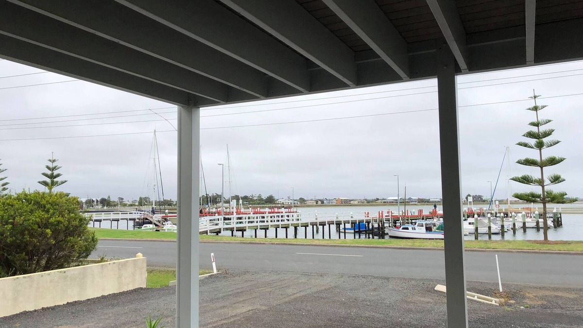 Port Albert House | Waterfront self contained accommodation