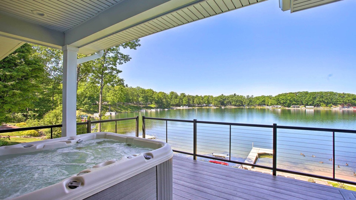 Traverse City Cottage | Waterfront Silver Lake Home w/Private 40 Dock!