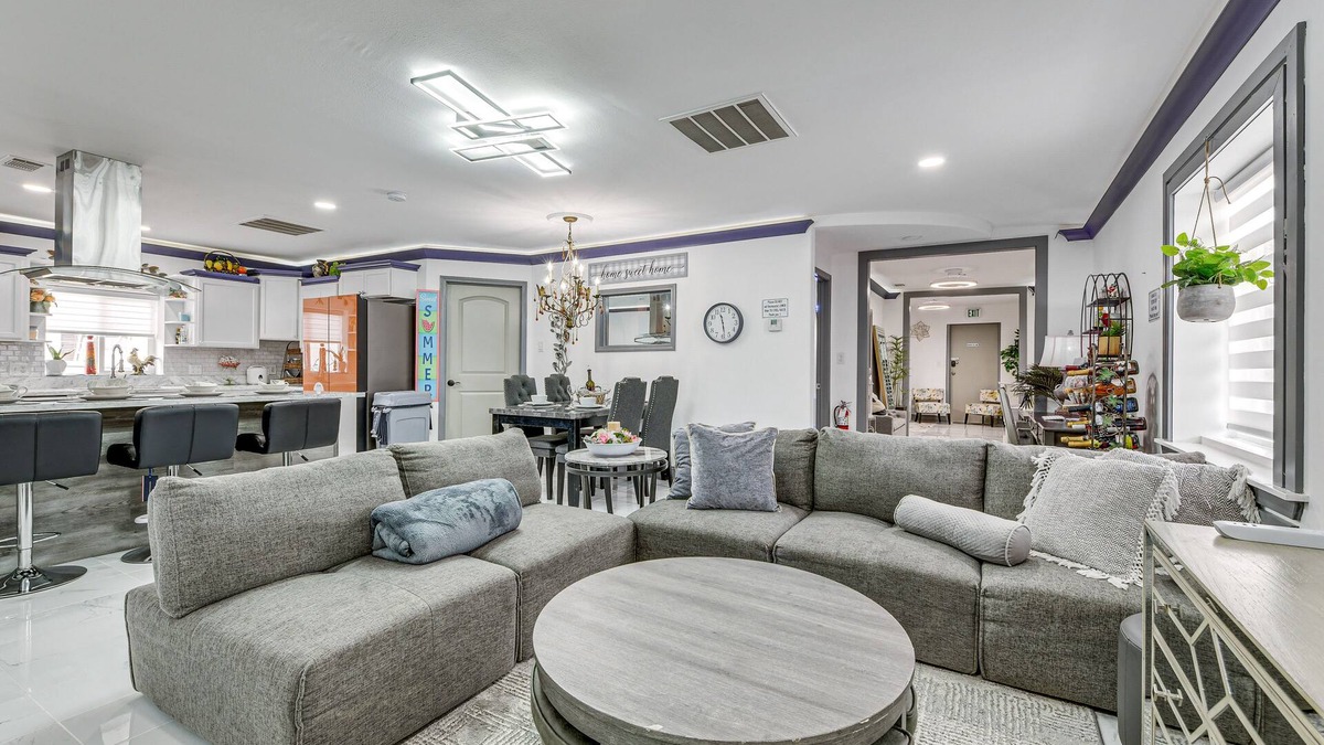 Slidell House | Waterfront Slidell Home w/Patio: 3 Mi to Beach!