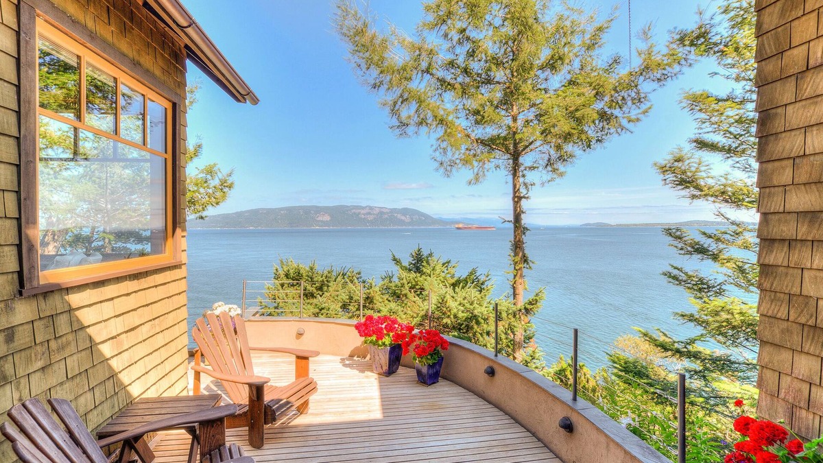 Olga House | Waterfront *Spectacular Million Dollar Views* Seacliff Cottage
