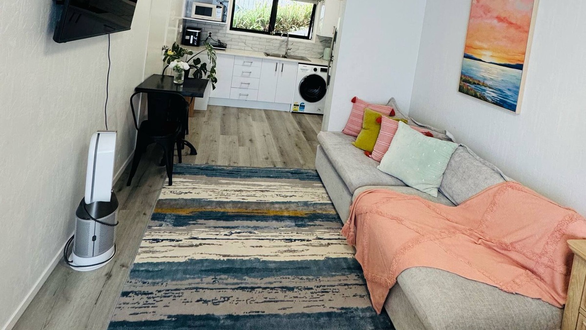 Auckland Apartment | Waterfront studio unit near Auckland Airport