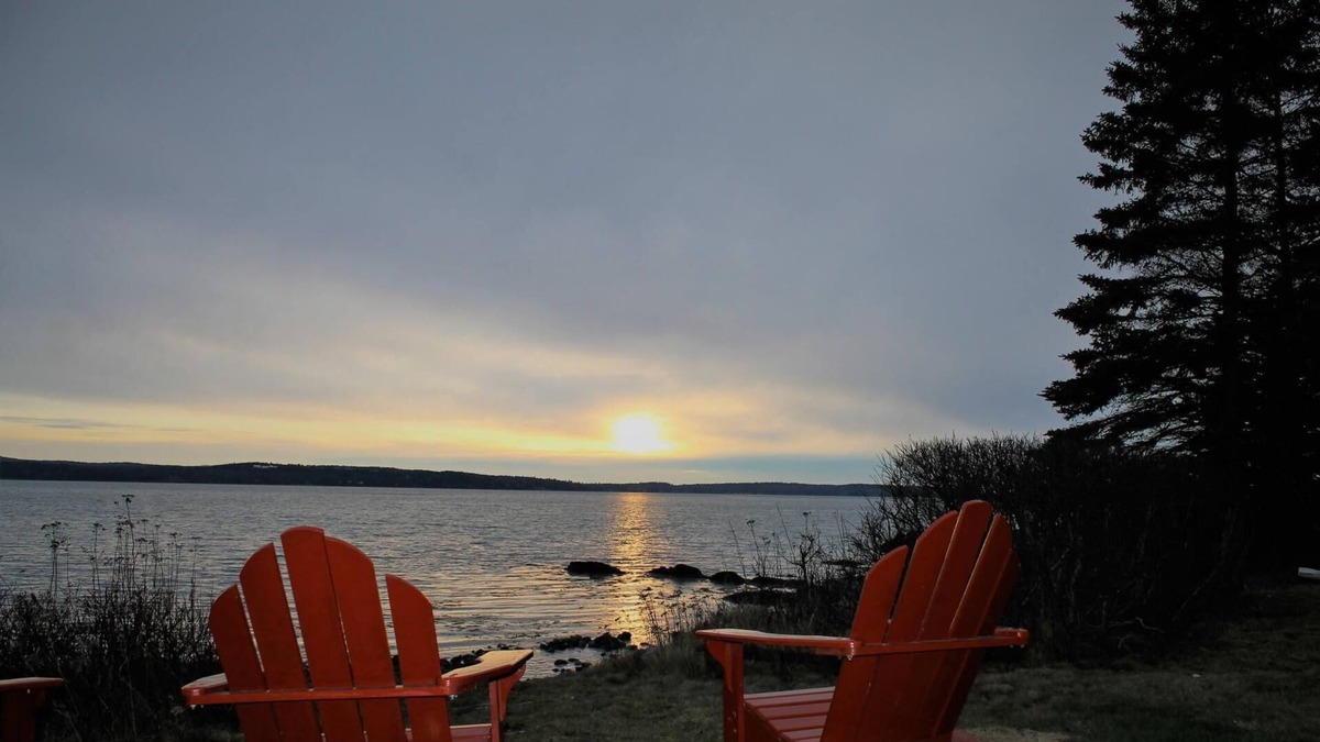 Hancock Point House | Waterfront, sunsets, 10 steps to water, heated, hiking, pets, Cutler Beach House