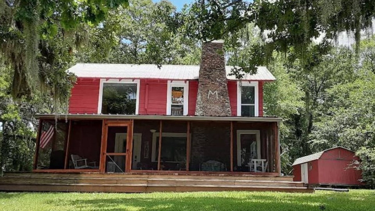 Taylor House | Waterfront The Red Camp at Lake Bistineau