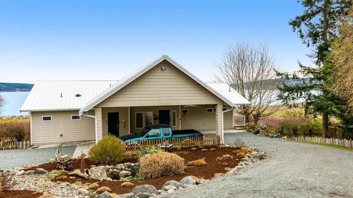 Greenbank House | Waterfront Upper-Level Getaway with Views, Firepit & Pool Table