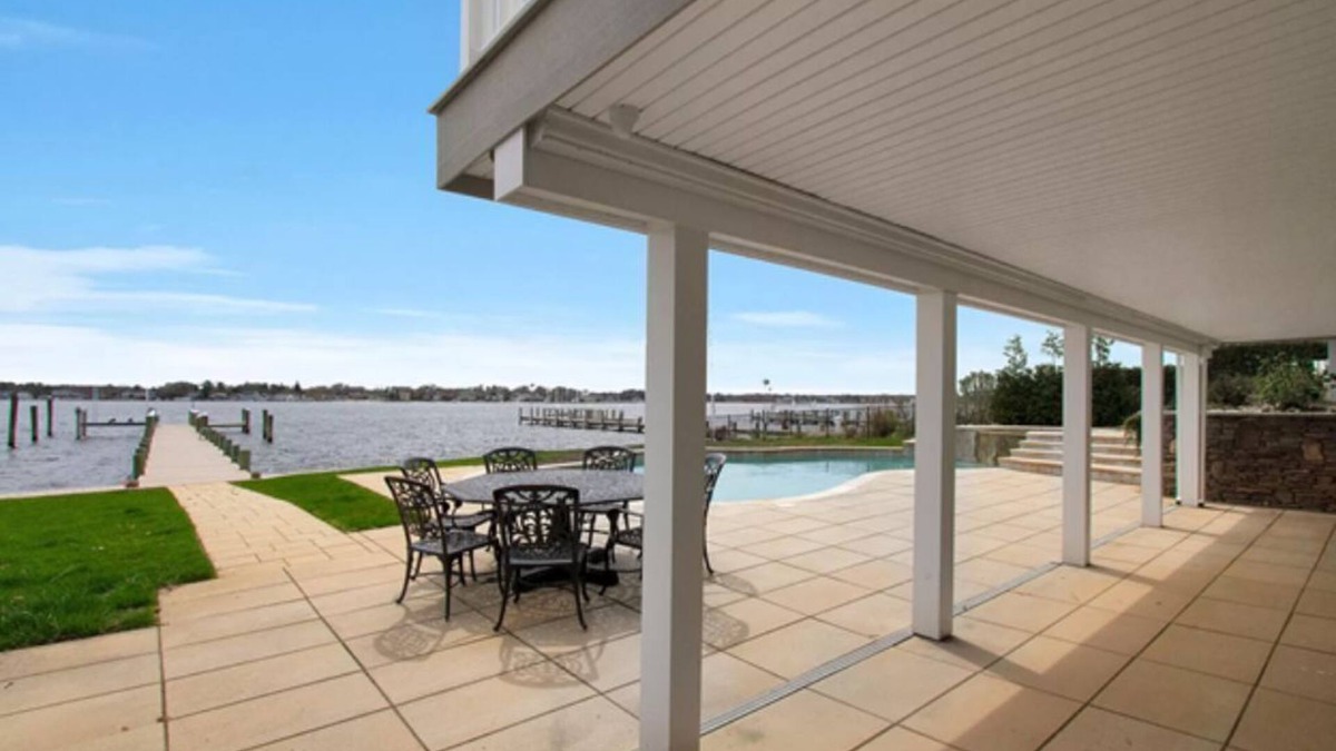 Brick House | Waterfront Vacation Dream Home