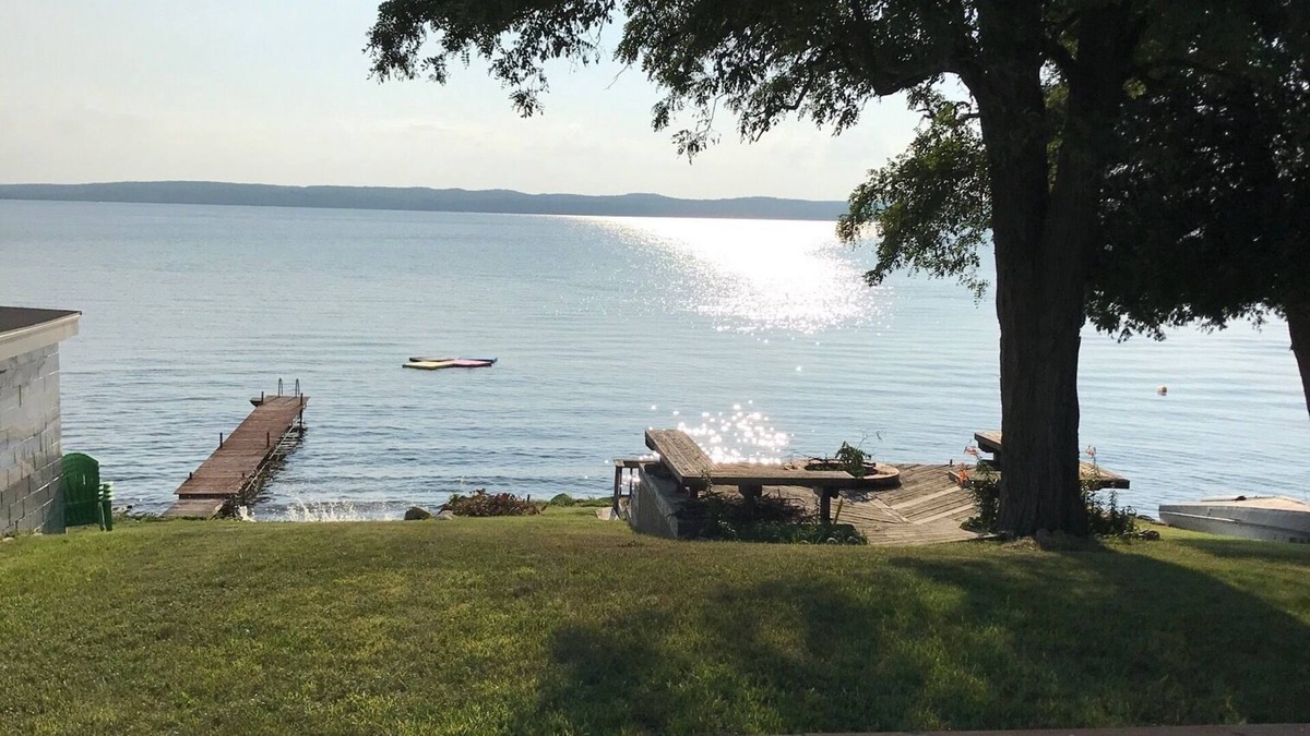 Spruce Cottage | Waterfront Vacation Home Directly on Hubbard Lake - East Shore