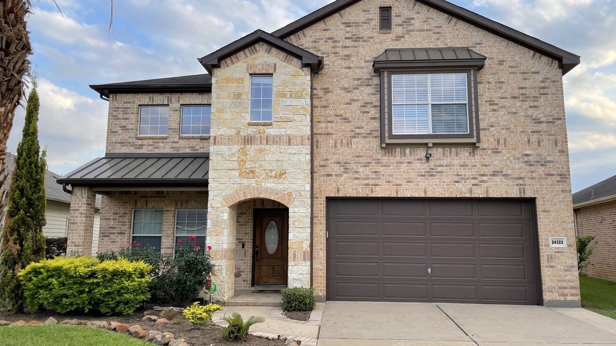 Katy House | WaterFront View 2Br 1.5Ba Home
