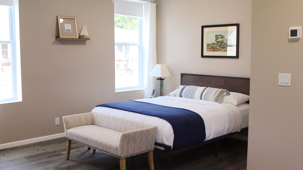 Algoma Apartment | Waterfront view only 2 bedroom hotel style unit in amazing Algoma WiFi, AC