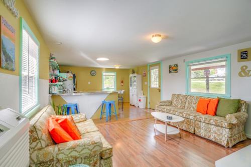 Rileyville Apartment | Waterfront Virginia Retreat with Canoe, Pets Welcome