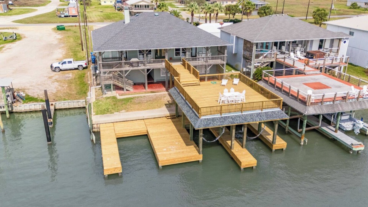 Port O Connor House | WATERFRONT Vista de la Bahia on the ICW