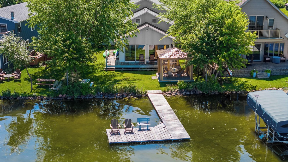 Lake Ripley House | Waterfront w/Private Pier! Excellent Fishing Year Round! Sunsets & Swimming