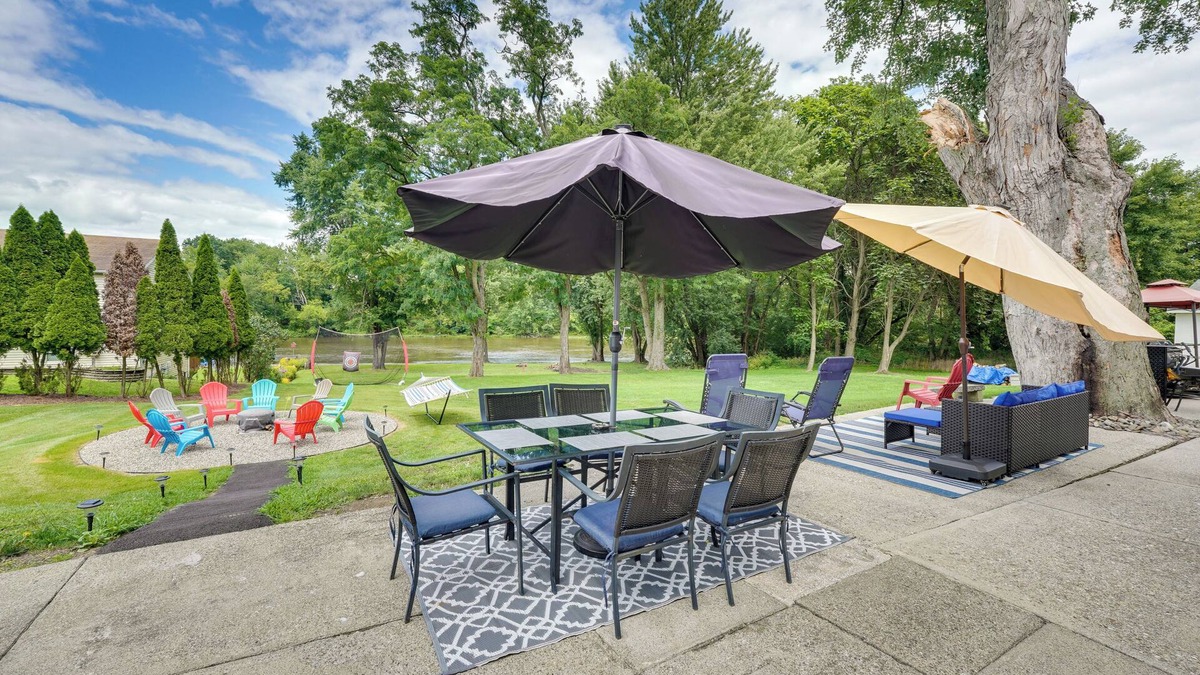 Wallkill House | Waterfront Wallkill Duplex Home w/Fire Pits!