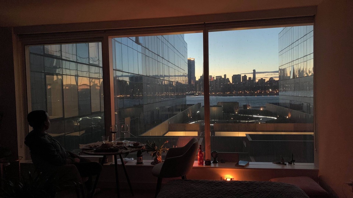 Williamsburg House | Waterfront / Water View Modern Apartment