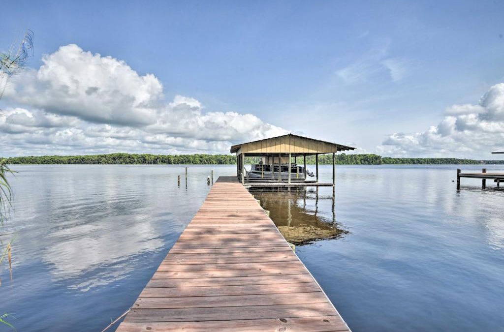 Welaka House | Waterfront Welaka Escape with Private Docks!