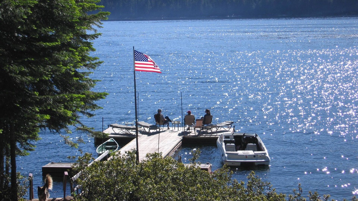 Klamath Lake Cabin | Waterfront West side Lake of the Woods, Or cabin for rent Aug 12-19
