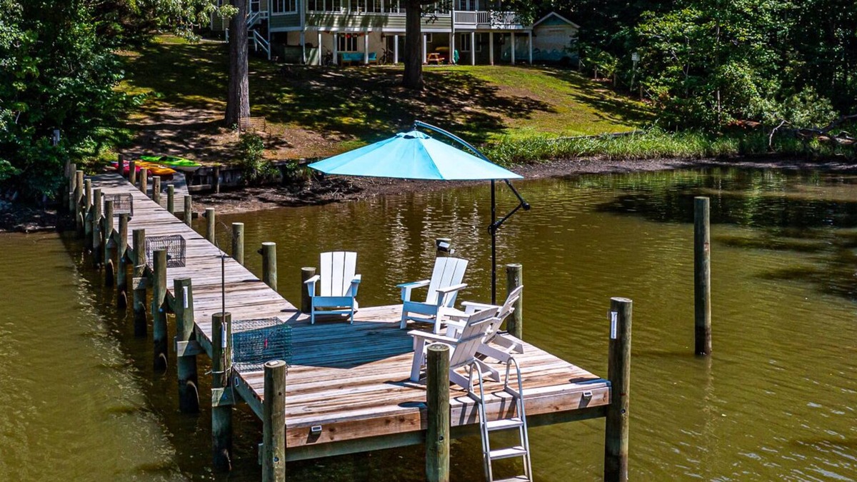 White Stone House | Waterfront, White Stone, Spacious-Kayaks-Family