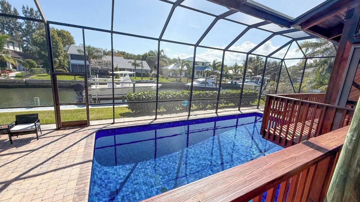 Hobe Sound House | Waterfront with boat dockage and pool - Bring your boat/fish off the dock!