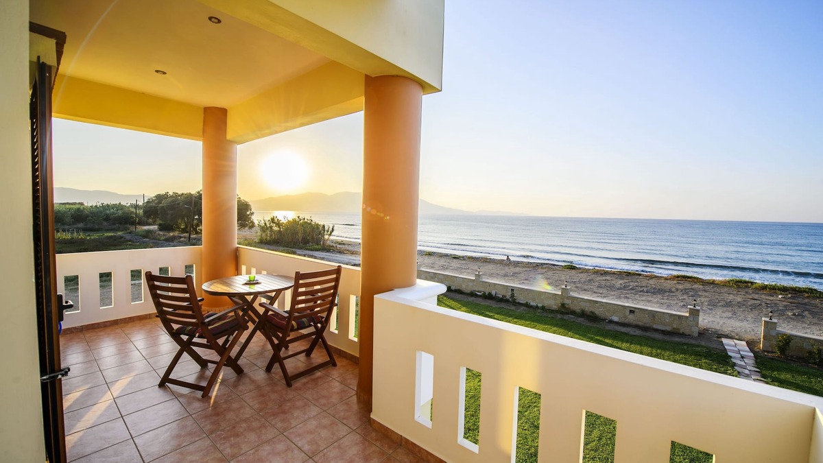 Nopigia Apartment | Waterfront with Extraordinary View, Thetis
