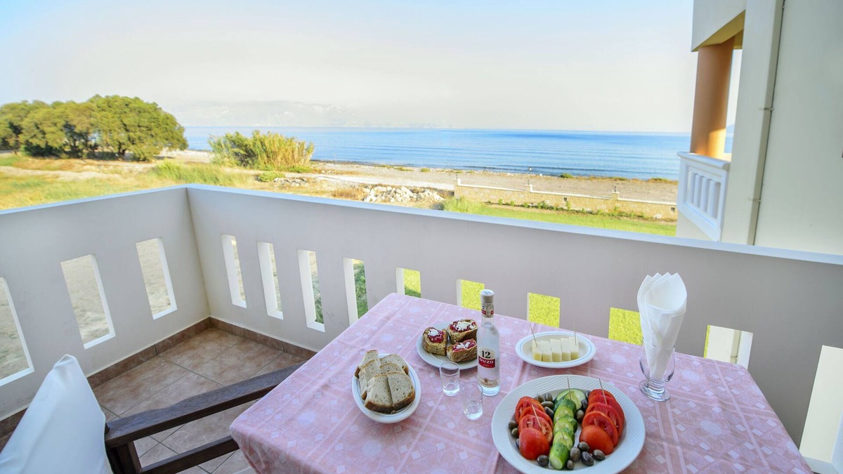 Nopigia Apartment | Waterfront with Extraordinary View, Erato