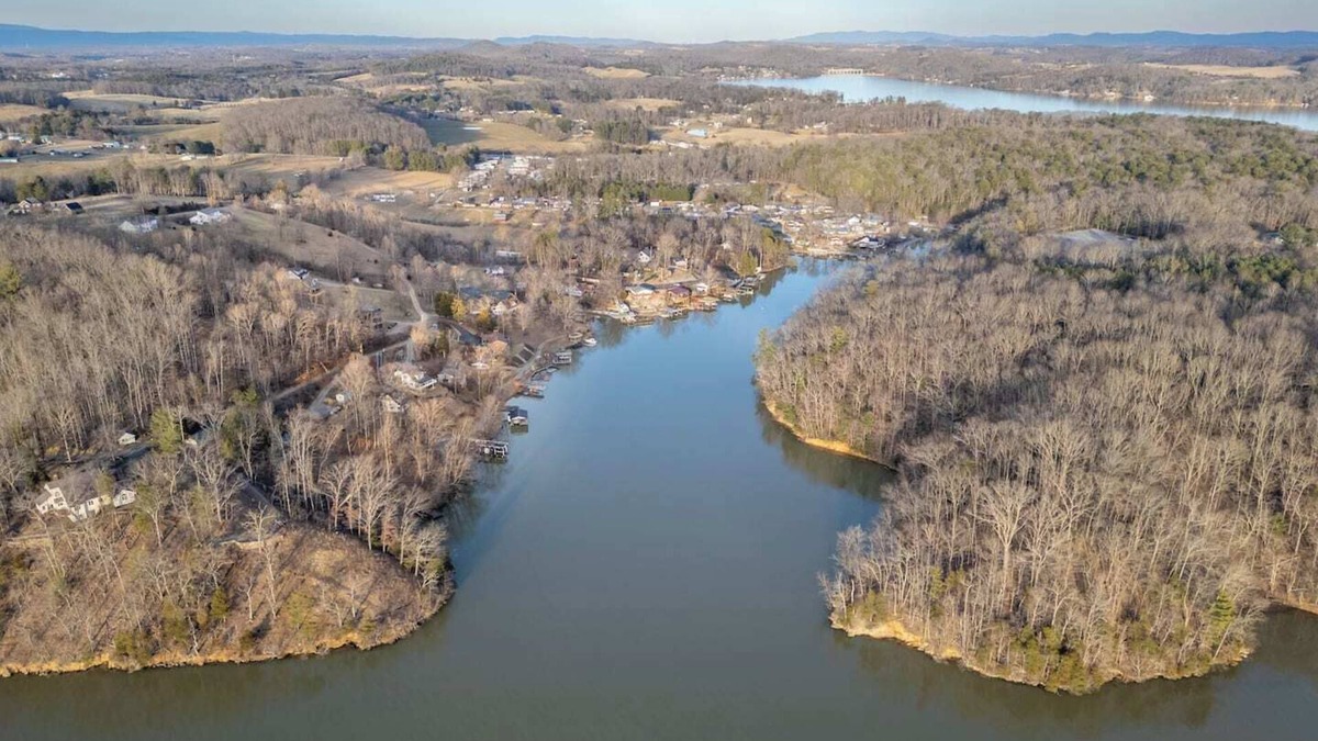 Ingles House | Waterfront with Hot tub and Dock, across from State Park boat Launch