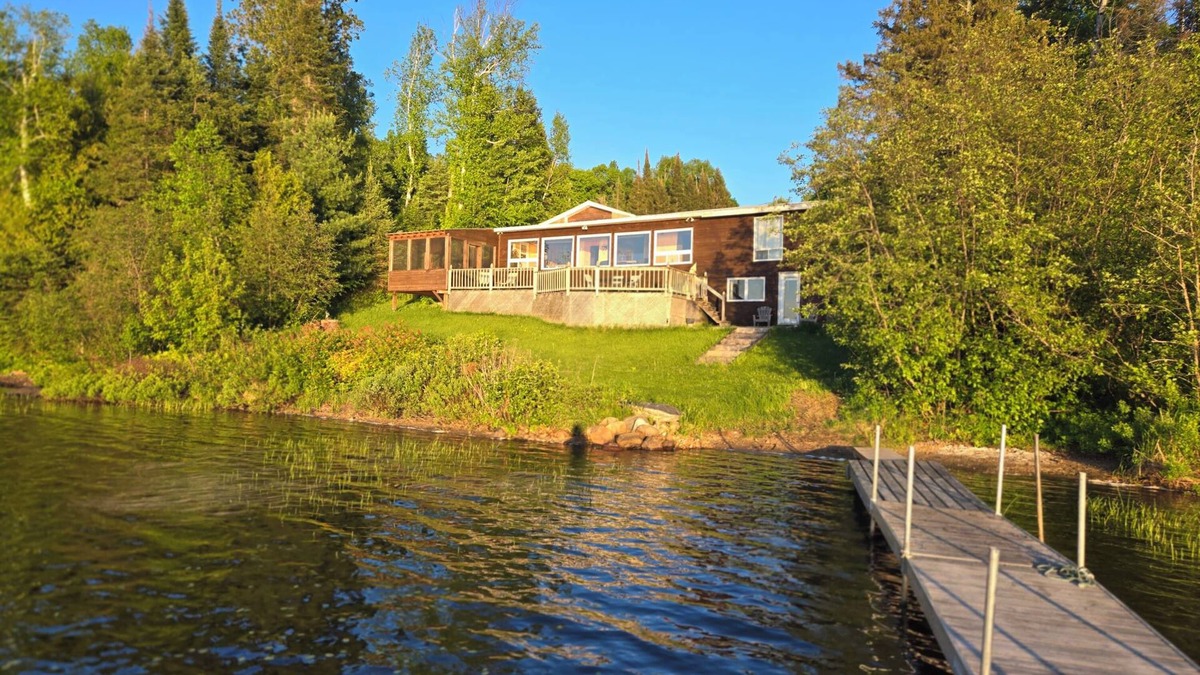Cayamant House | Waterfront with Spa - Havre de l'Auror