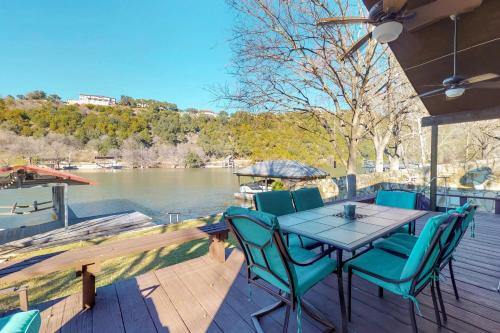 Saratoga Point House | Waterfront Wonder