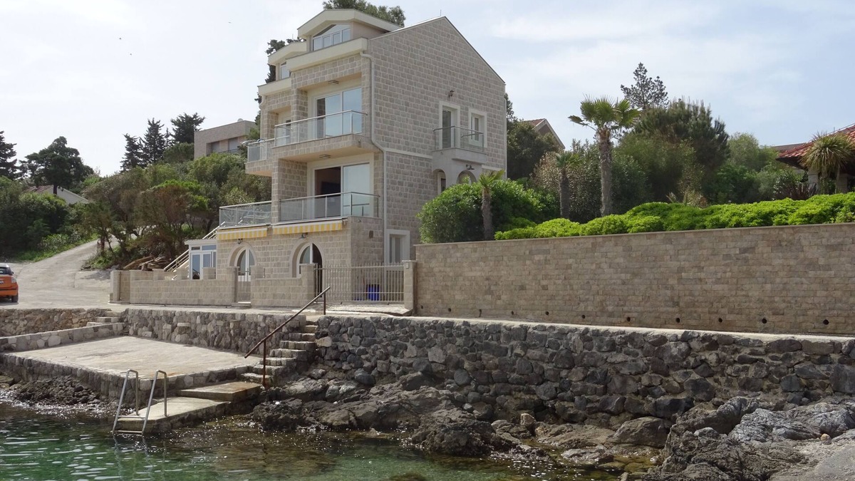 Krasici Villa | Waterline property with breathtaking views and pool