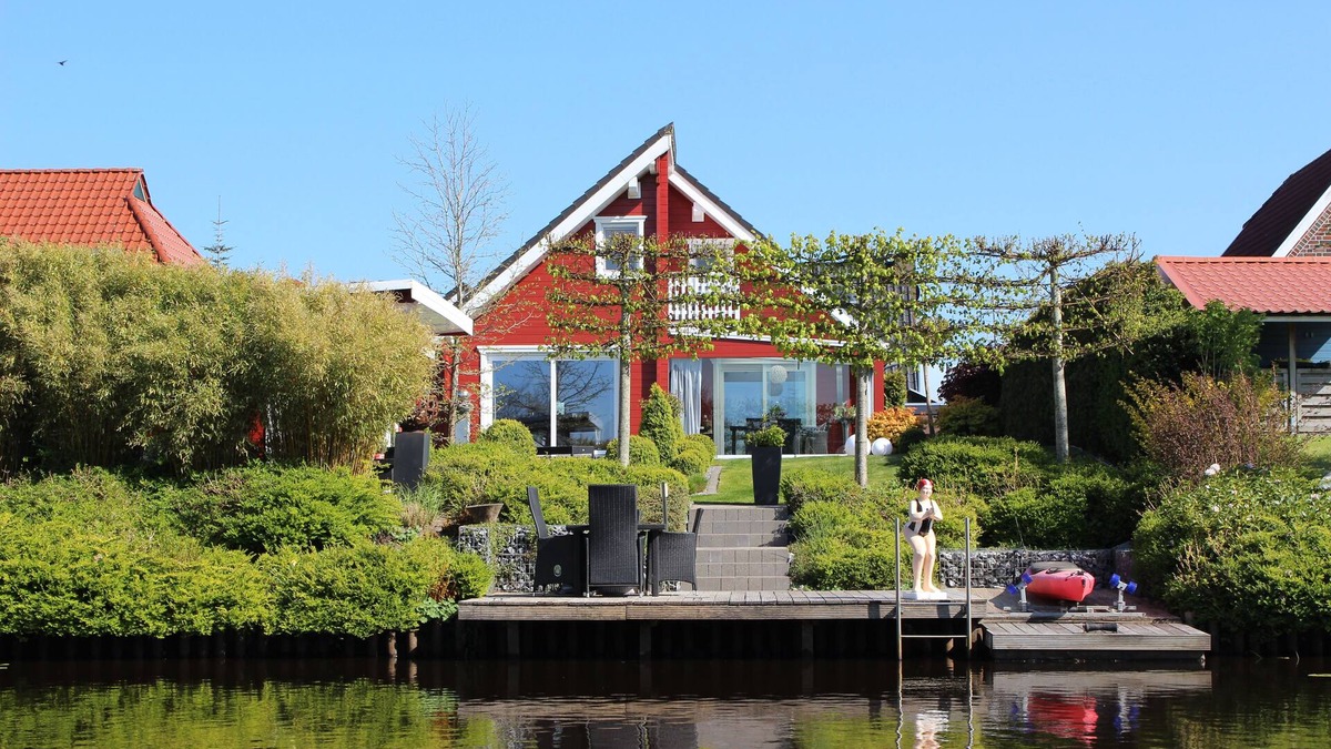 Timmel Apartment | Waterloft Timmel - a vacation apartment in an idyllic waterside location with balcony