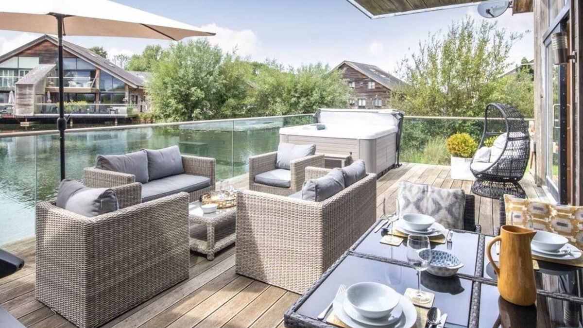 South Cerney House | Waters Edge 15, Kingsholm (P)