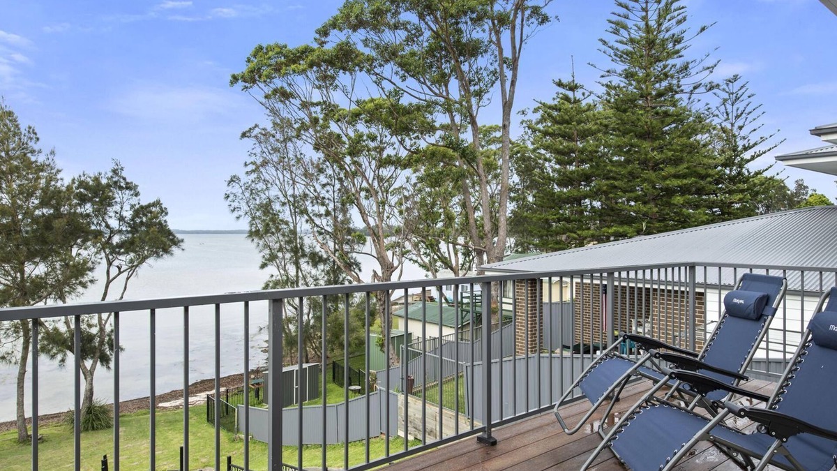 Erowal Bay House | Waters Edge - Belle Escapes Jervis Bay