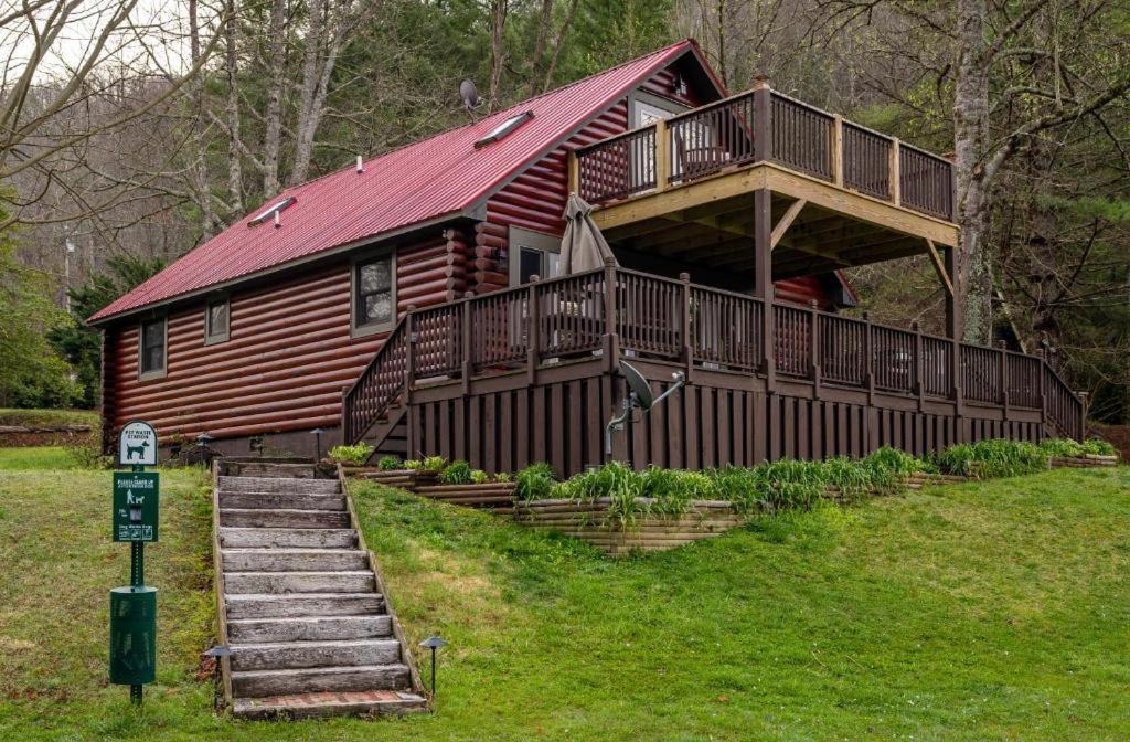 Topton Villa | Waters Edge Lakefront Cabin-Lake Nantahala w Dock