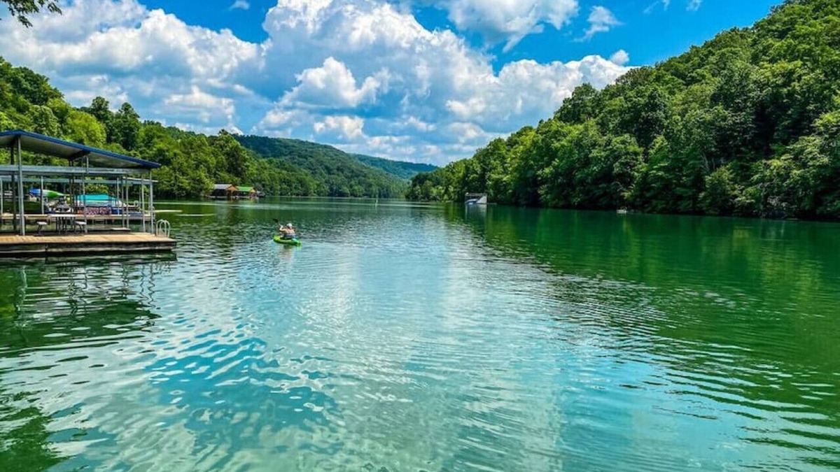 Flat Hollow Marina Cabin | Waters Edge Lakefront w/Kayaks, Fire Pit and Dock