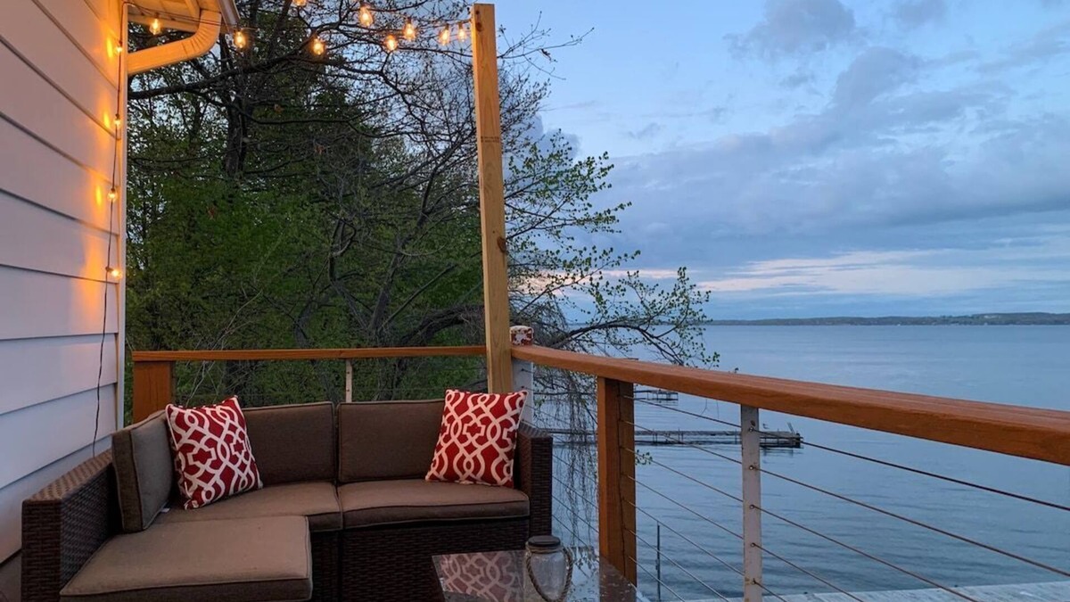 Geneva House | Water’s Edge Lakefront w/Kayaks, Fire Pit & Dock