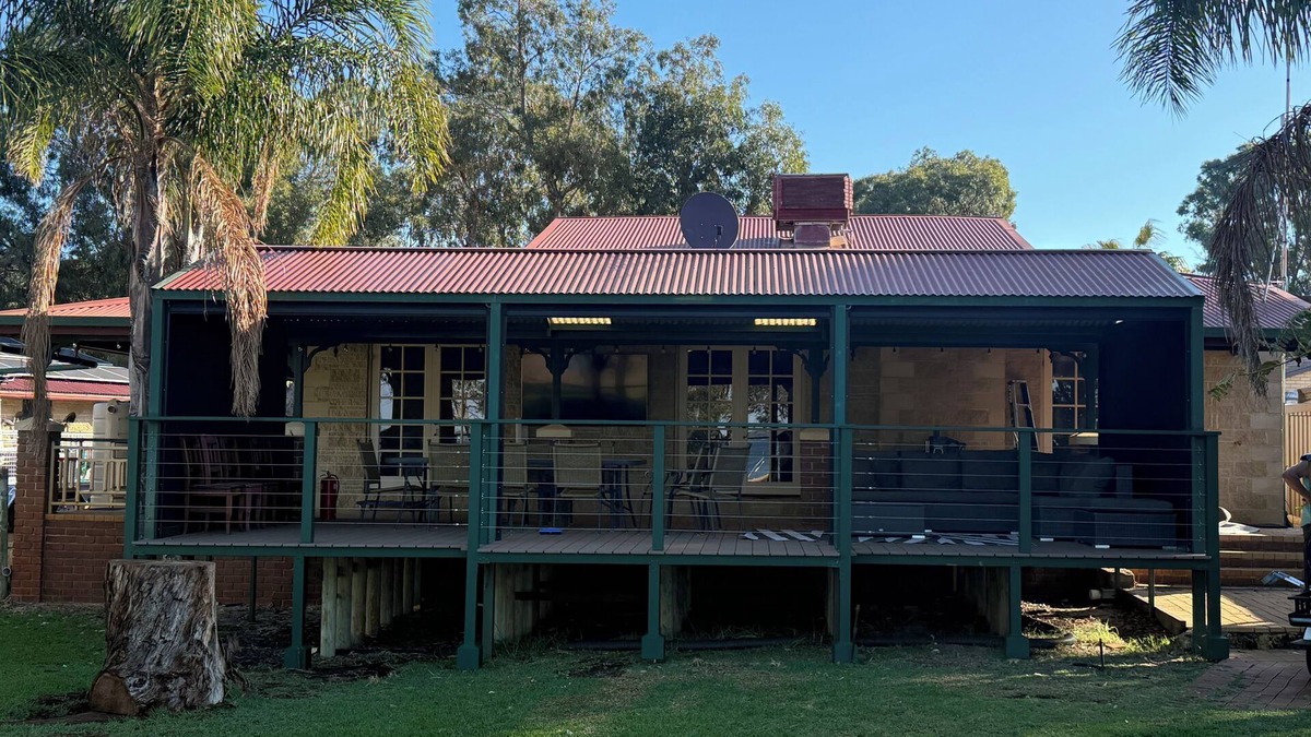 Bouvard House | Waters edge retreat, come and relax on the estuary