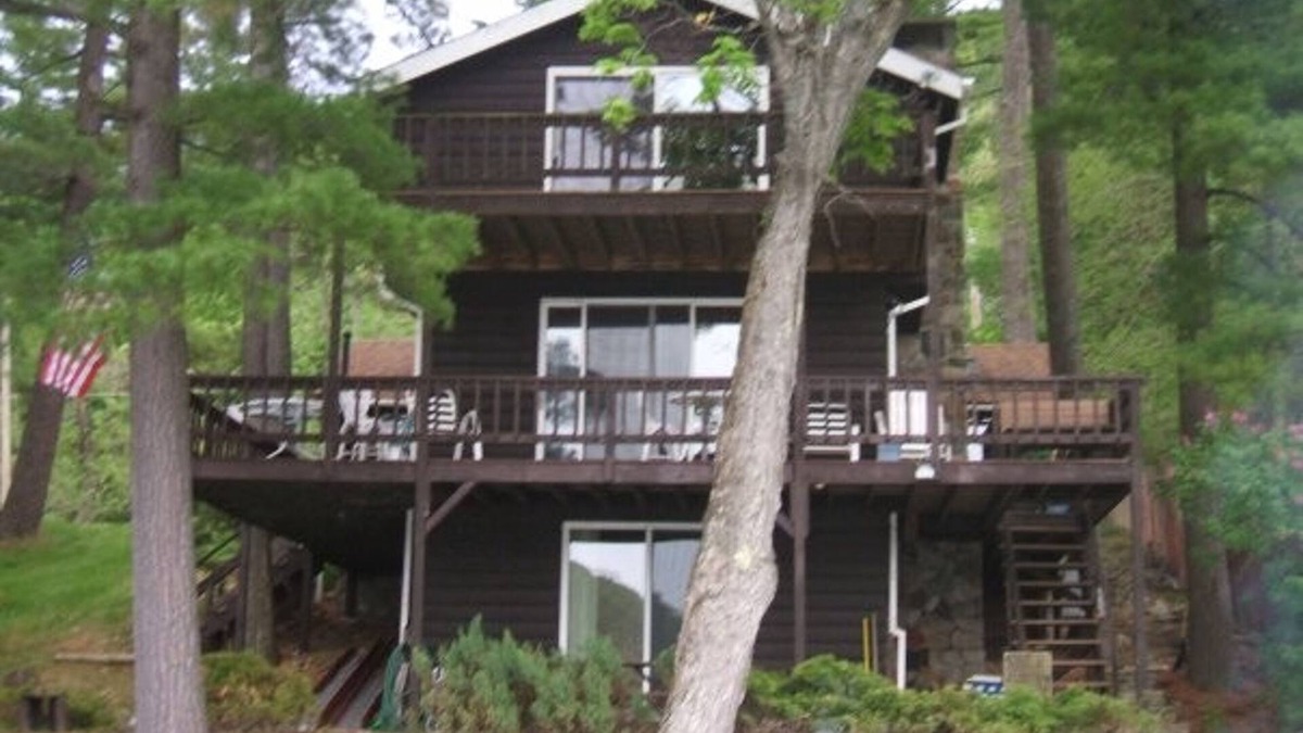 Town of Putnam House | Watersedge Retreat Of Northern Lake George