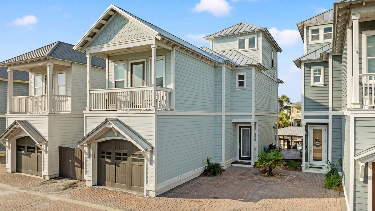 Waterside Village House | Waterside Paradise.