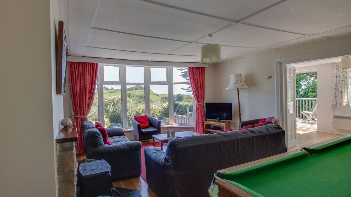 Osmington Mills Cottage | WATERSON, pet friendly, with open fire in Osmington