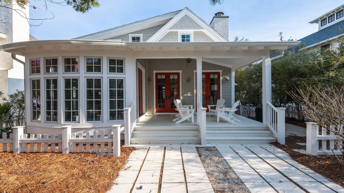 WaterSound Beach House | Watersound Beach Cottage! Close to Beach and Pool! Perfect Family Getaway!
