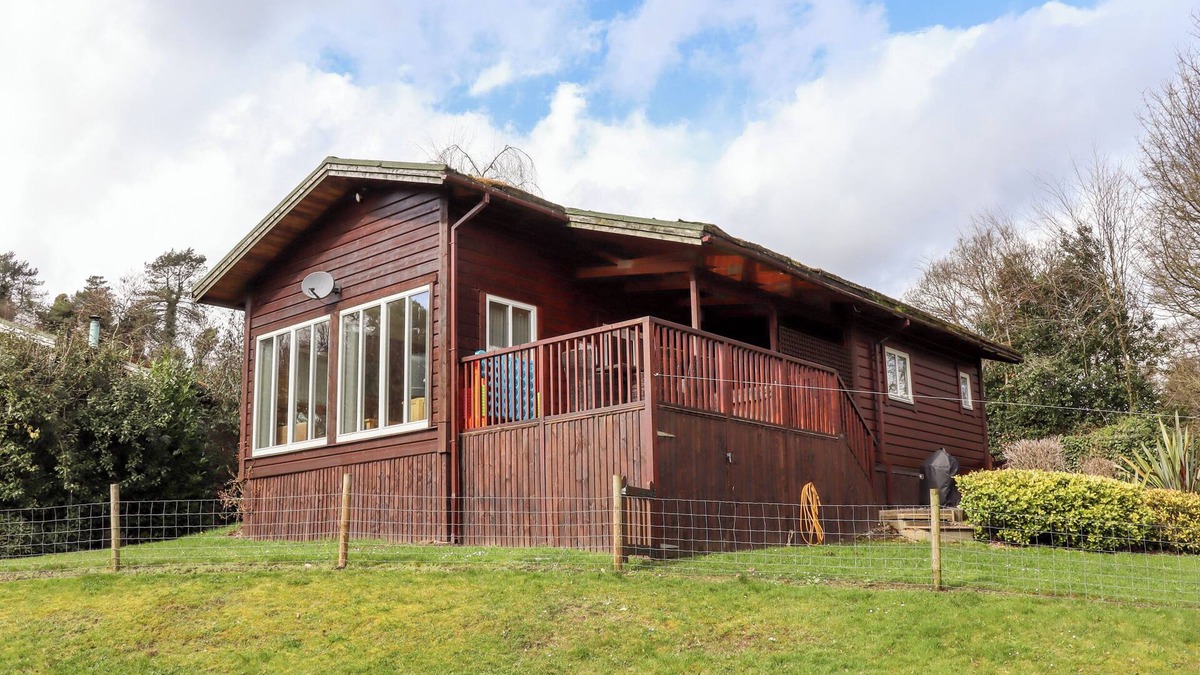 Rudyard Cottage | WATERSVIEW LODGE, pet friendly, character holiday cottage in Leek