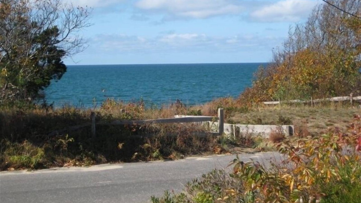 North Eastham House | Waterview, 4 BR, 100 Feet from Private Eastham Bayside Beach!