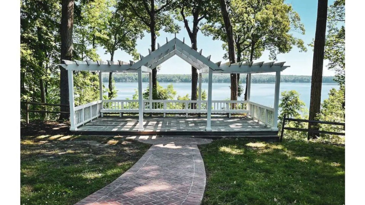 Midlothian House | “WaterView” The Manor house, waterfront property with stunning views