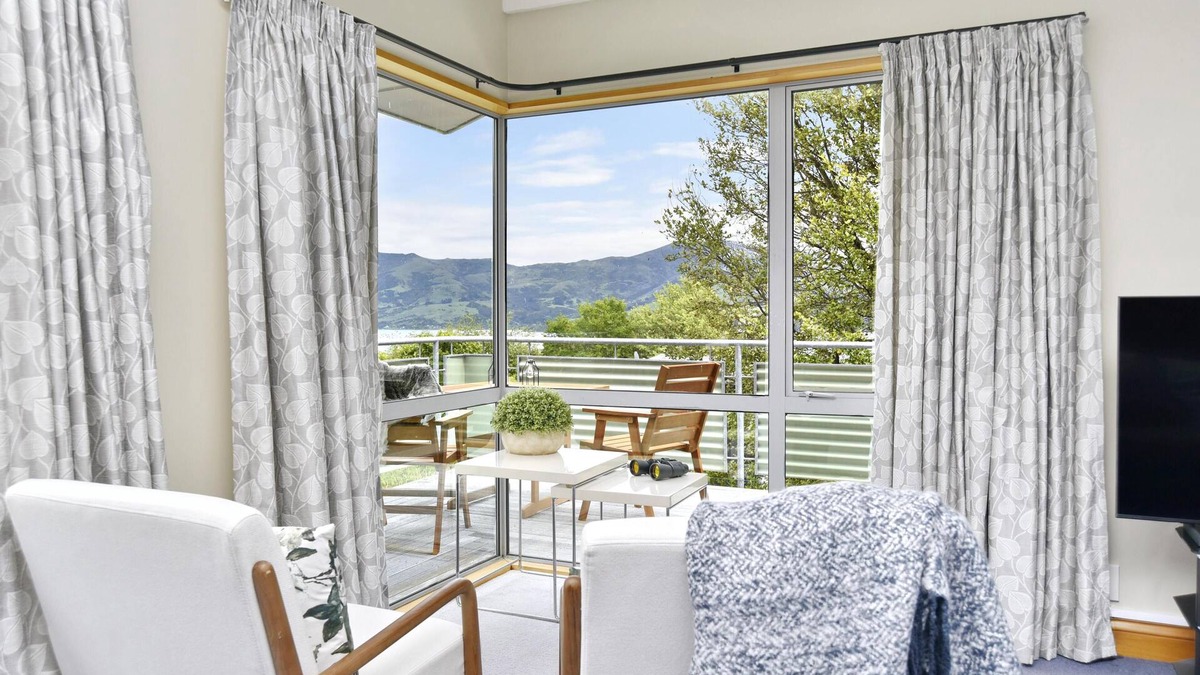 Akaroa House | Watson St - Peaceful Akaroa Retreat