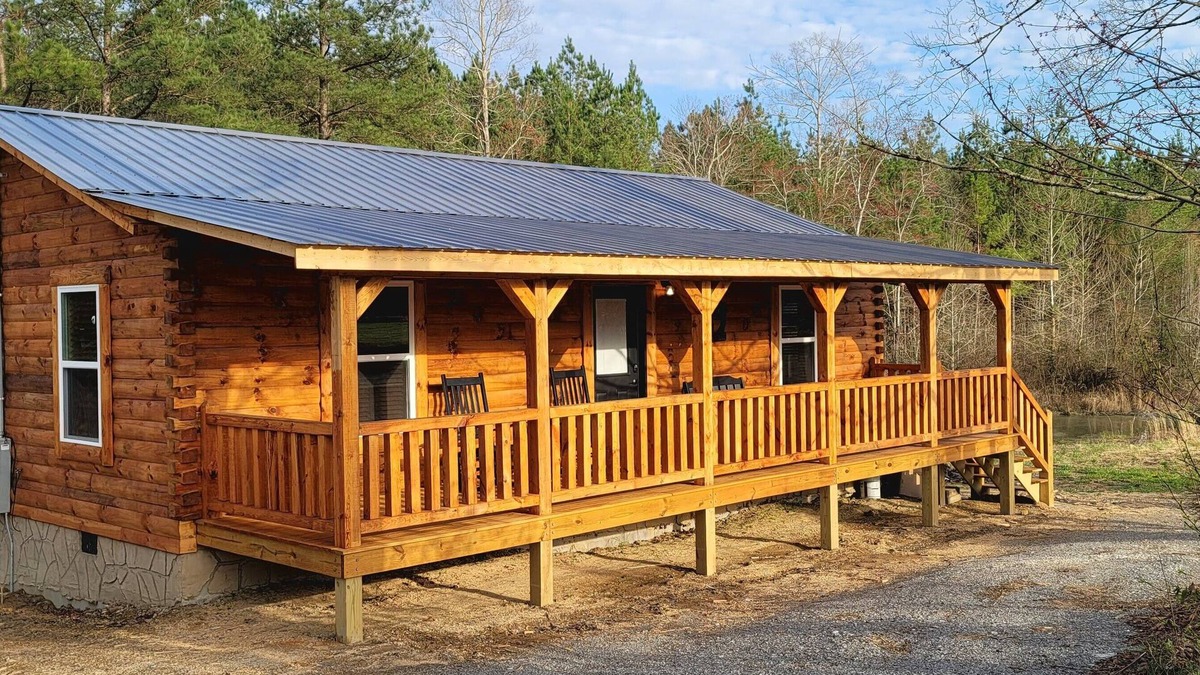 Ten Mile Cabin | Watts Bar River Retreat Cozy Cabin Minutes from Watts Bar Lake in Ten Mile, TN!