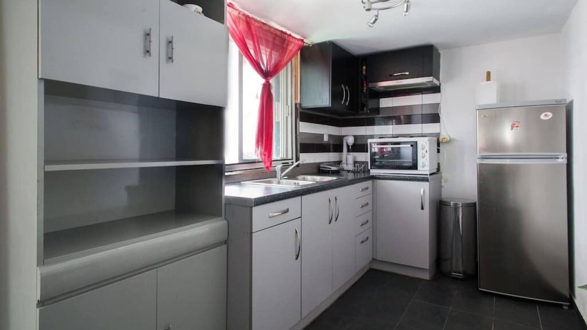Salamis House | Wavedance Accommodation (Aris)