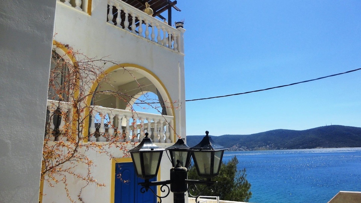 Salamis House | Wavedance Accommodation(Artemis)