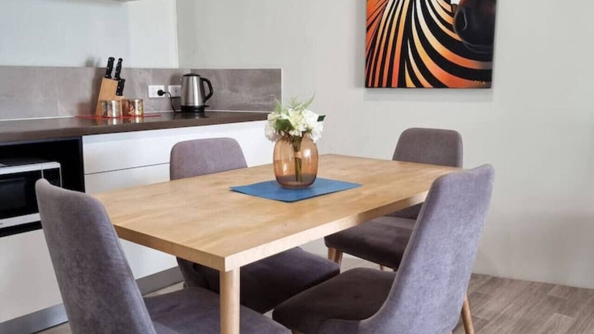 Beckenham Apartment | Waverley apartment D-one bedroom, wifi available