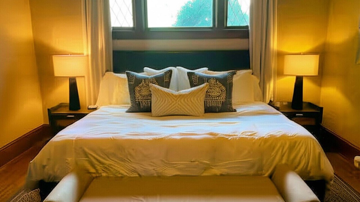 Waverly House | Waverly Glenn Gem Steps From Waterfalls, Casino , Racetrack, Golf!